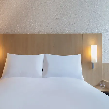 Ibis Centre Tour Bretagne Hotel 3*